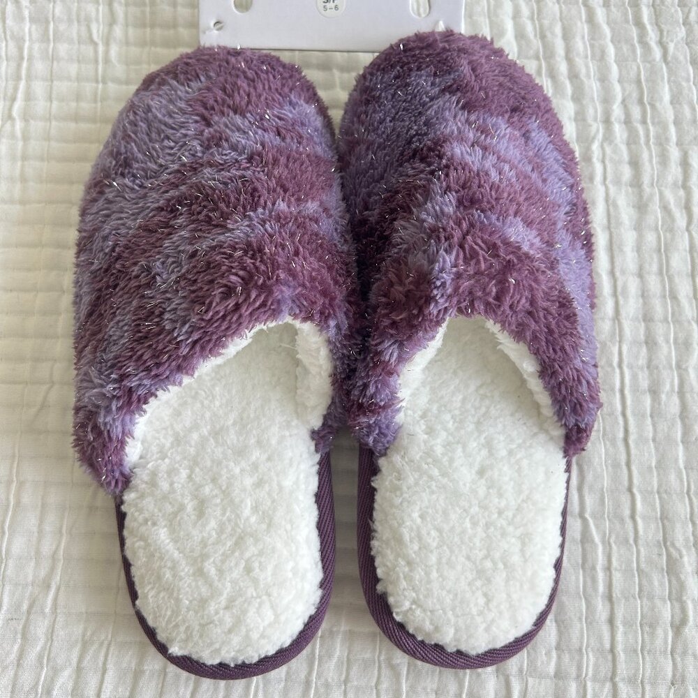 New Vera Bradley Slippers Purple Shimmer Chrysanthemums Fleece Slip On Small 5/6